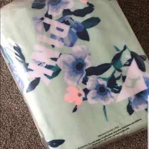 VS PINK SHERPA BLANKET